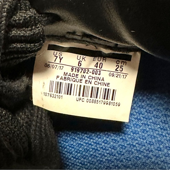 Jordan 1 Retro High Flyknit Shadow (GS) - Picture 16 of 16